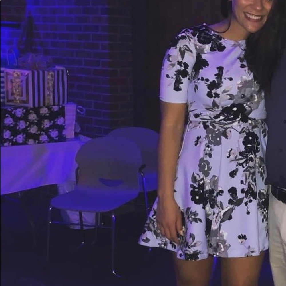 Dress - Picture 5 of 5